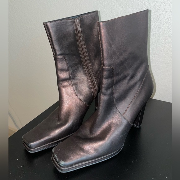 Nine West heeled booties - Picture 2 of 8